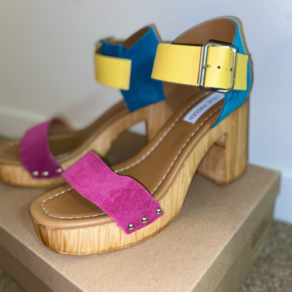 Colorblock Clogs - Picture 2 of 3